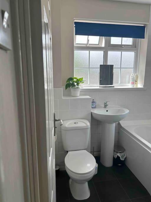 The Great Haxby City Centre Free Parking Cardiff Bay Extérieur photo